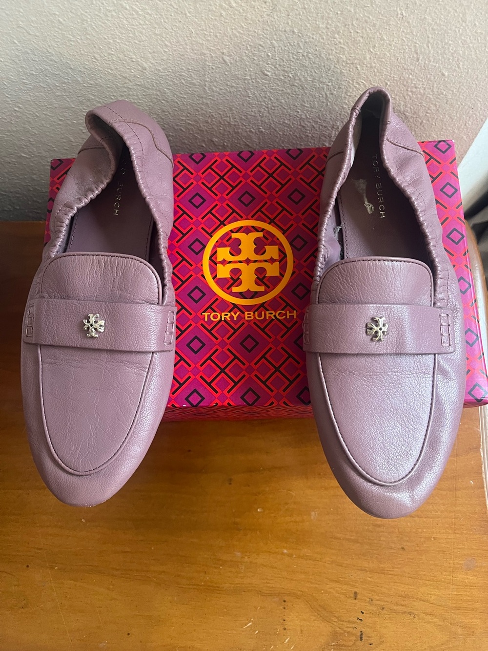 Tory Burch Dark Mauve Leather Elastic Slip-On Loafers Size 6